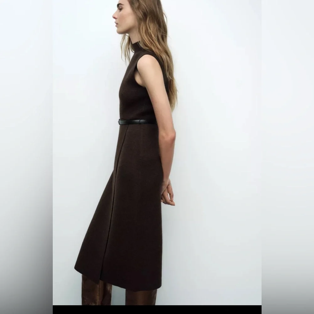 Belted long knit dress - Picture 3 of 10